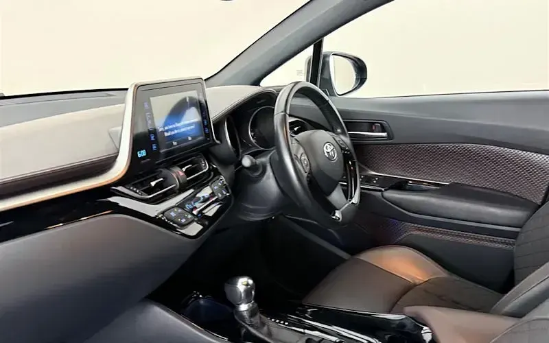 Begagnad Toyota C-HR 122 HK (89 kW) 2018 Grå SUV