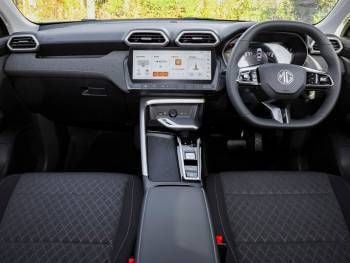 New MG ZS SE 196 HP (144 kW) 2025 White Sedan