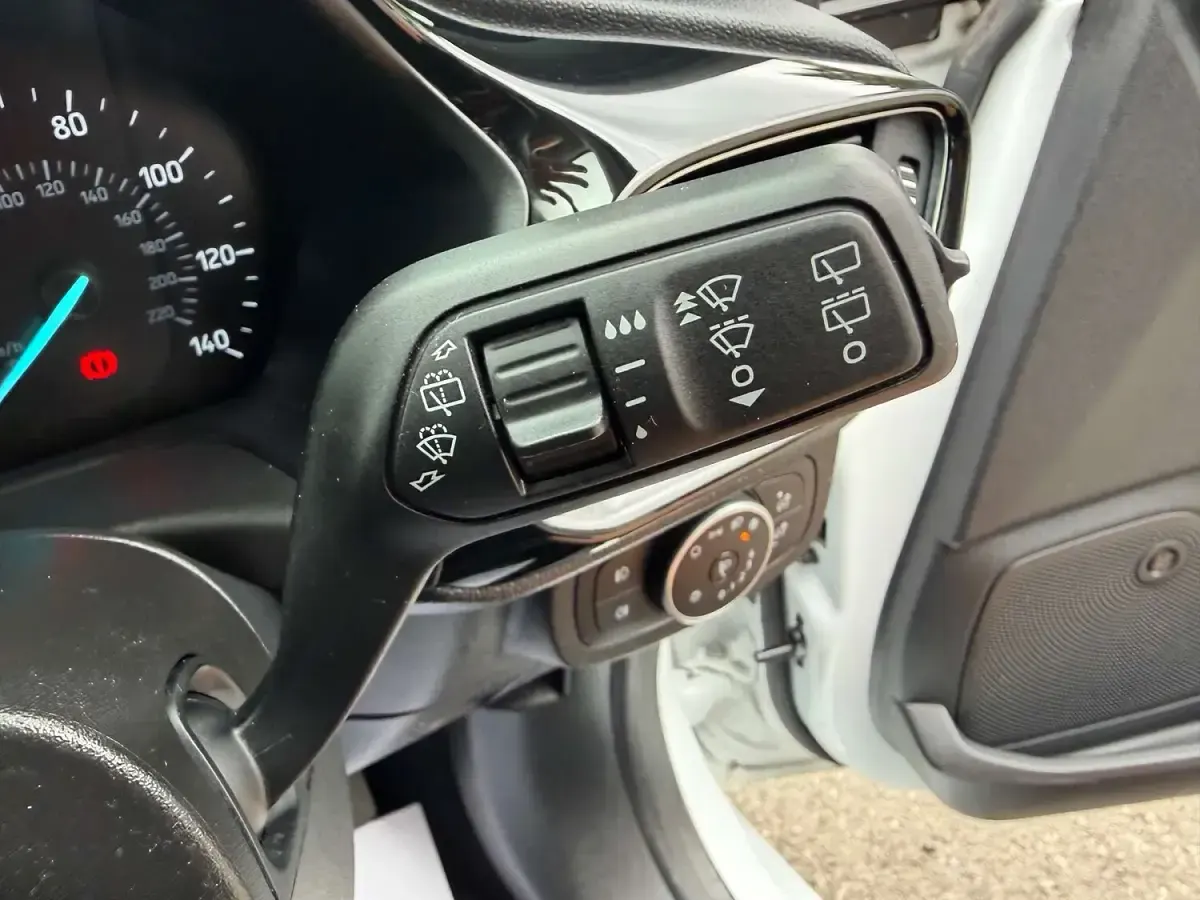 Begagnad Ford Fiesta Titanium X 125 HK (91 kW) 2018 Vit Halvkombi