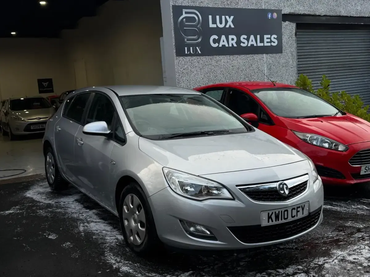 Used Vauxhall Astra 2010 Silver Hatchback