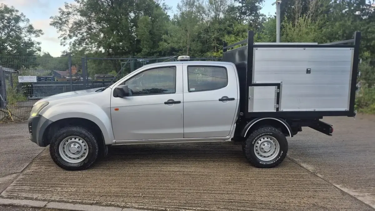 Used Isuzu D-Max 2019 Silver Pickup