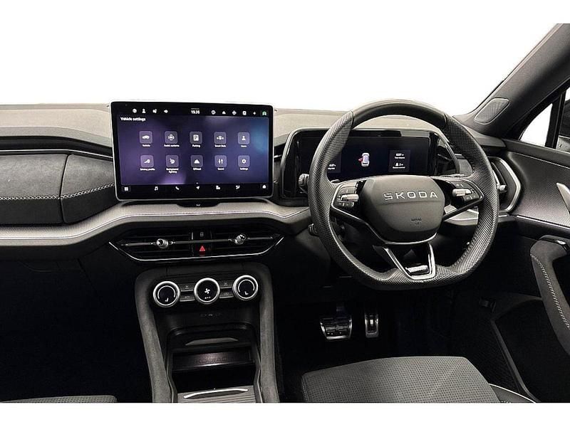 Used Skoda Kodiaq SportLine 142 HP (104 kW) 2025 Black magic pearl effect SUV