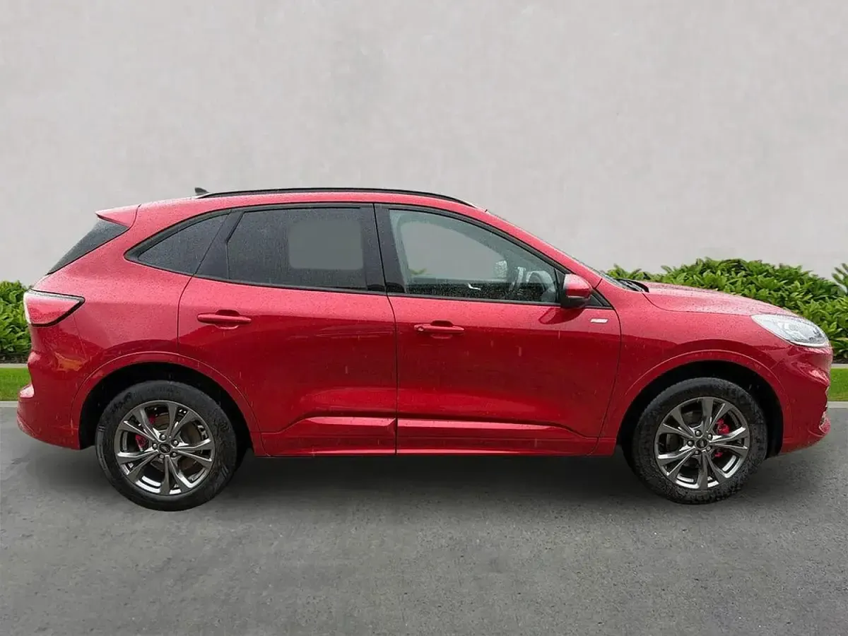 Used Ford Kuga ST-Line 225 HP (165 kW) 2023 Red SUV