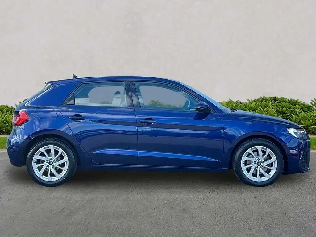Gebraucht Audi A1 Sport 110 PS (80 kW) 2023 Blau SUV