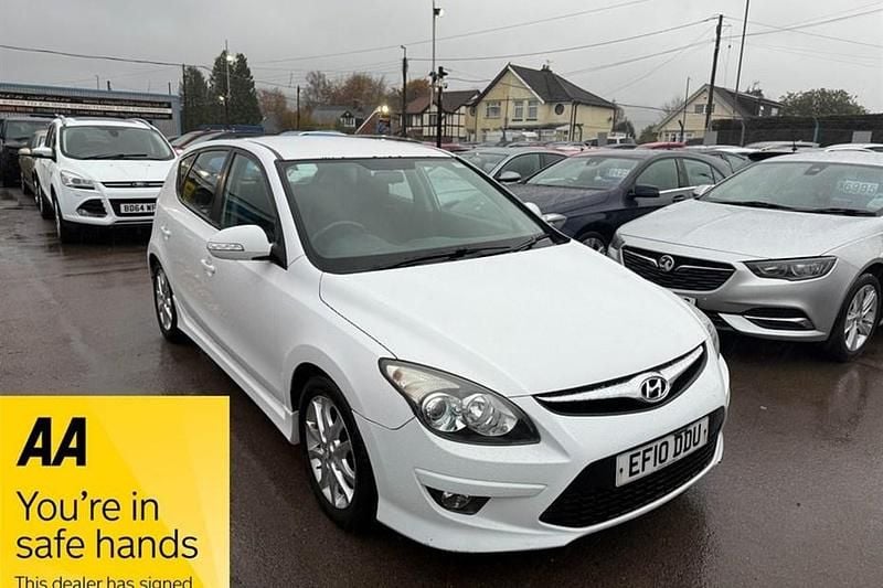 White Used 2010 Hyundai i30 Edition Hatchback | £1,995 (Good price) - Image 1/1
