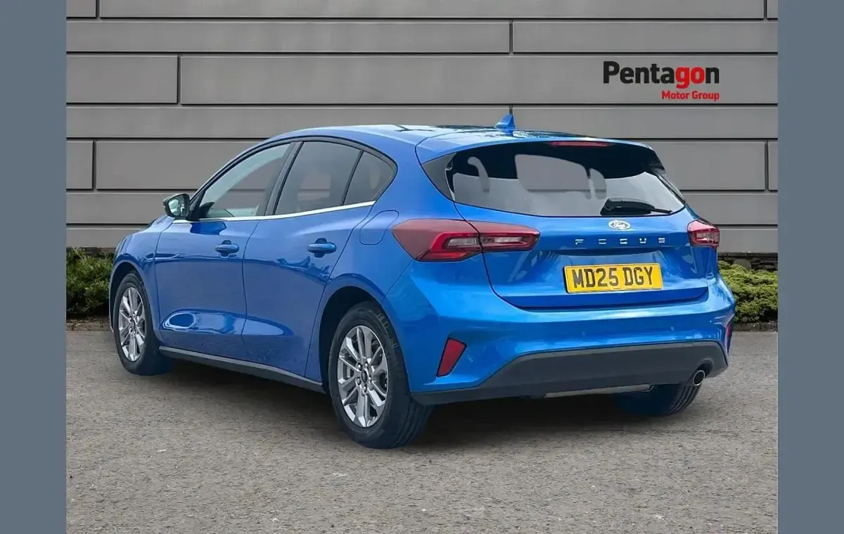 Used Ford Focus Titanium 123 HP (90 kW) 2025 Blue Hatchback