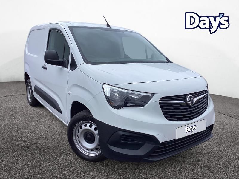 Used Vauxhall Combo 100 HP (73 kW) 2021 White Van
