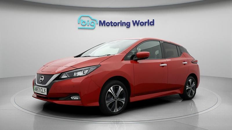 Used Nissan Leaf Tekna 160 kW (218 HP) 2021 Red Hatchback