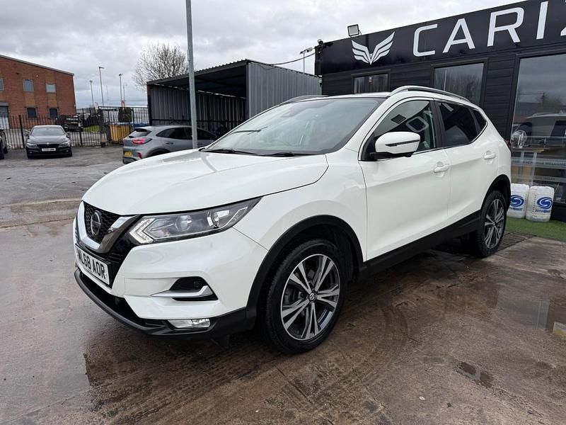 Used Nissan Qashqai N-Connecta 2018 White SUV