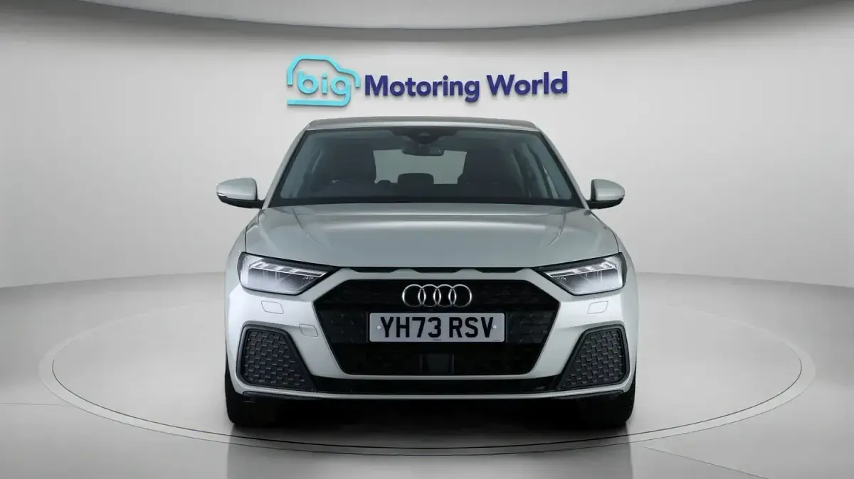 Second-hand Audi A1 Sportback 95 CP (69 kW) 2023 Argintiu Hatchback