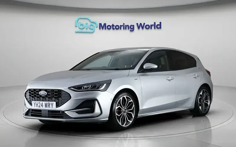 Used Ford Focus ST-Line X 125 HP (91 kW) 2024 Silver Hatchback