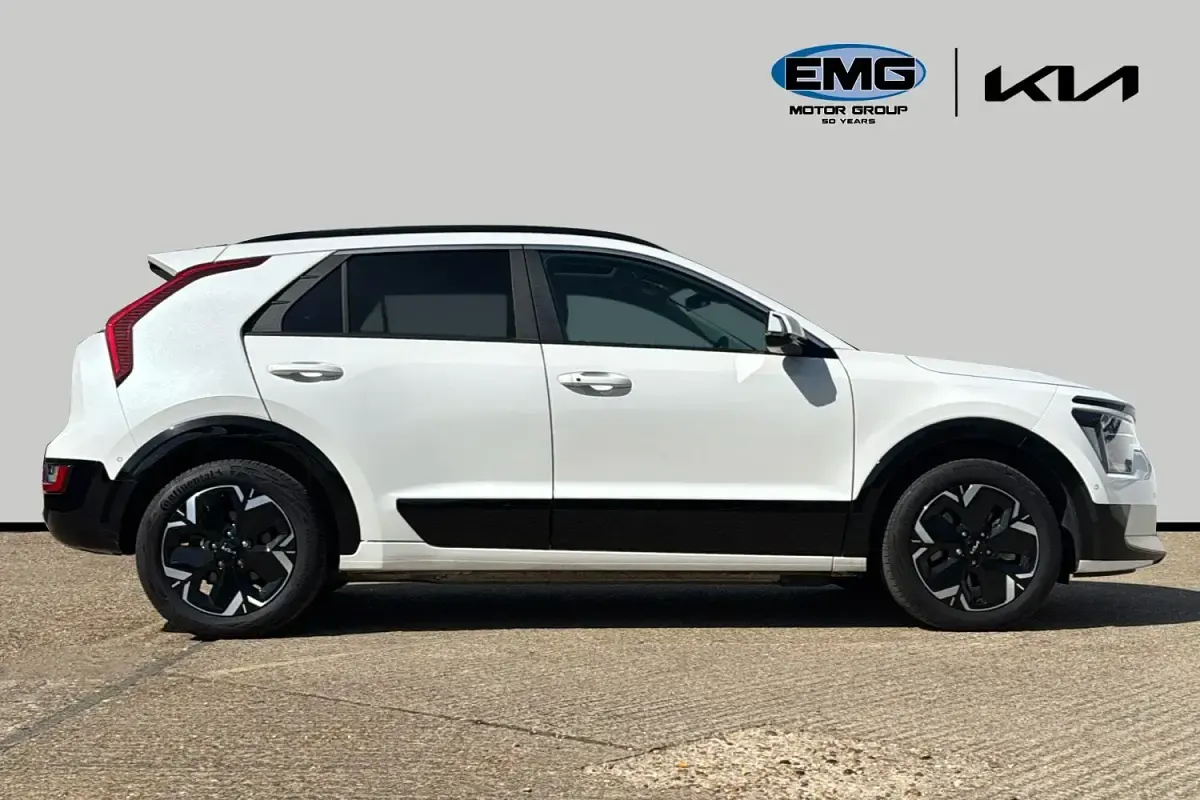 Used Kia e-Niro 150 kW (204 HP) 2023 White SUV