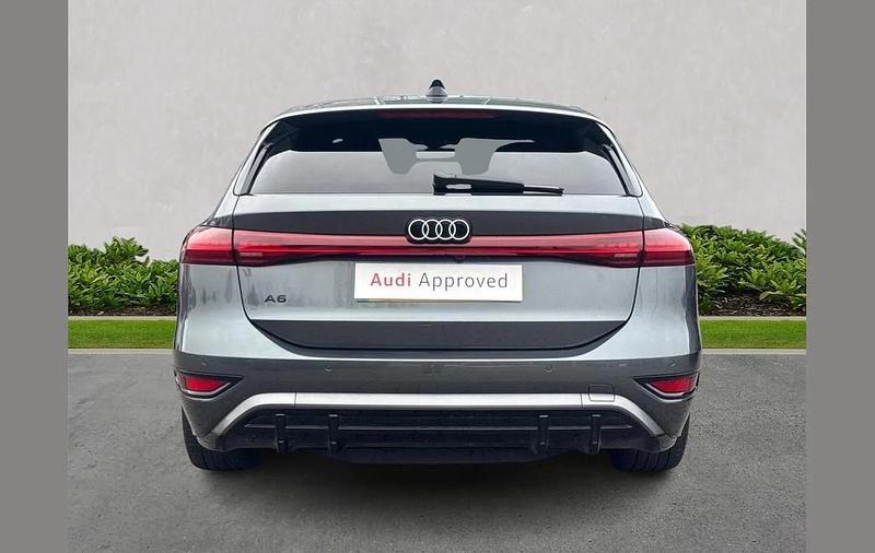 Usado Audi e-tron S-Line 269 kW (367 HP) 2025 Cinzento SUV
