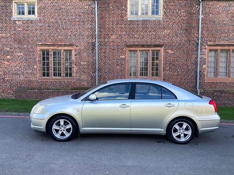 Used Toyota Avensis T3 2003 Silver Hatchback