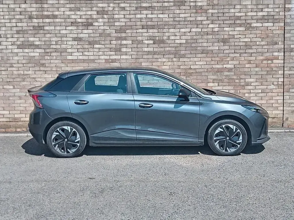 Used MG MG4 EV SE 2023 Grey Hatchback