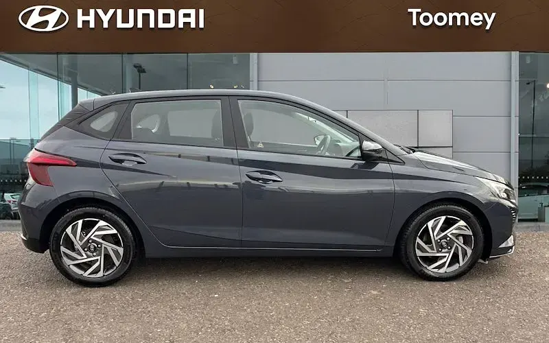 Used Hyundai i20 Advanced 101 HP (74 kW) 2025 Grey Hatchback