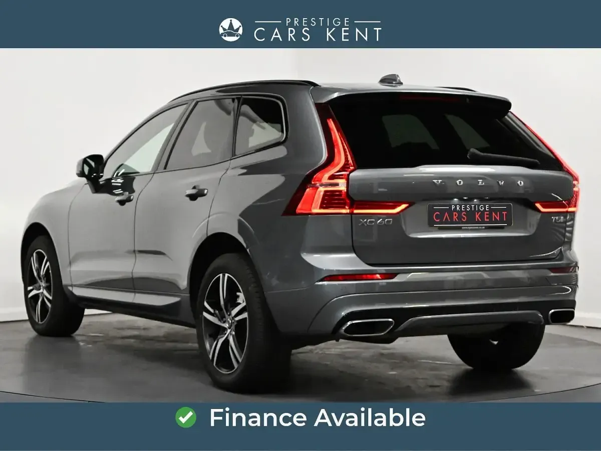 Used Volvo XC60 R-Design 246 HP (180 kW) 2020 Grey SUV