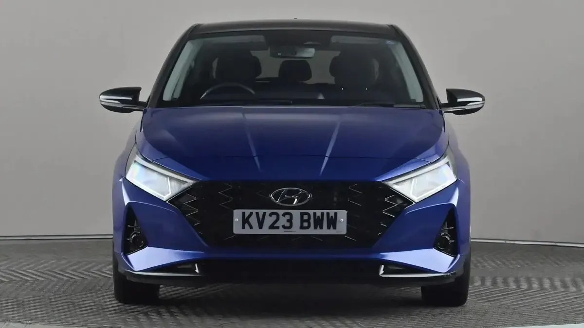 Used Hyundai i20 Ultimate 100 HP (73 kW) 2023 Blue Hatchback