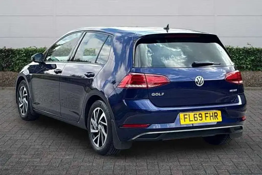 Used VW Golf VII Match 130 HP (95 kW) 2019 Blue Hatchback