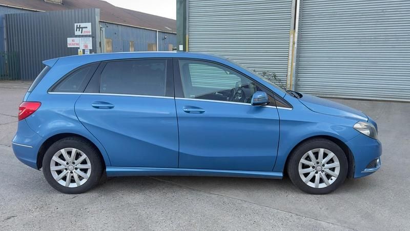 Used Mercedes B180 SE 109 HP (80 kW) 2013 Blue MPV