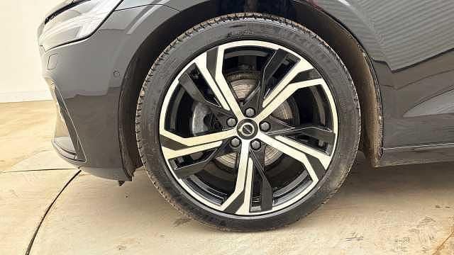 Used Volvo V60 Ultra 197 HP (144 kW) 2025 Estate