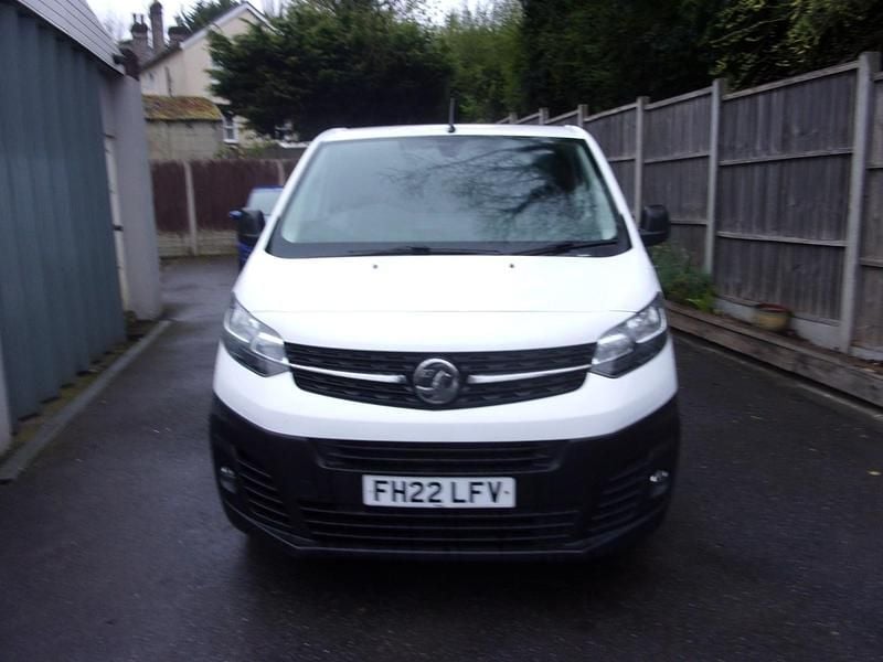 Used Vauxhall Vivaro 145 HP (106 kW) 2022 White MPV