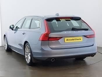 Used Volvo V90 Momentum 190 HP (139 kW) 2020 Blue Estate