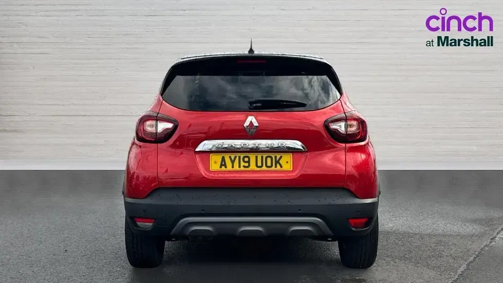 Used Renault Captur Version S 150 HP (110 kW) 2019 Red/black SUV