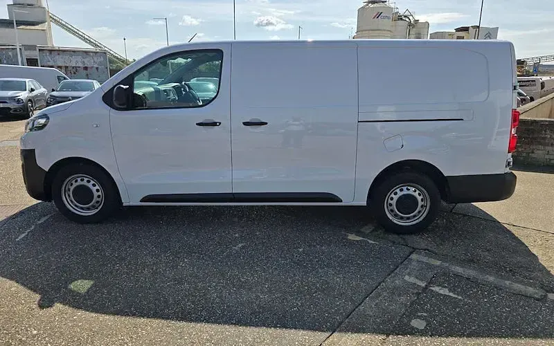 Used Citroën Dispatch 144 HP (105 kW) 2023 White MPV