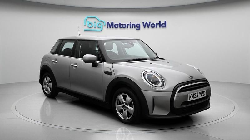 Used Mini Cooper Classic 136 HP (100 kW) 2022 Silver Hatchback