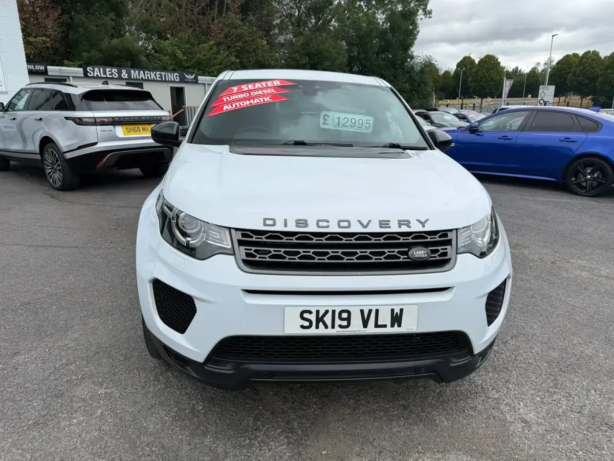 Used Land Rover Discovery 5 Landmark 2019 White SUV
