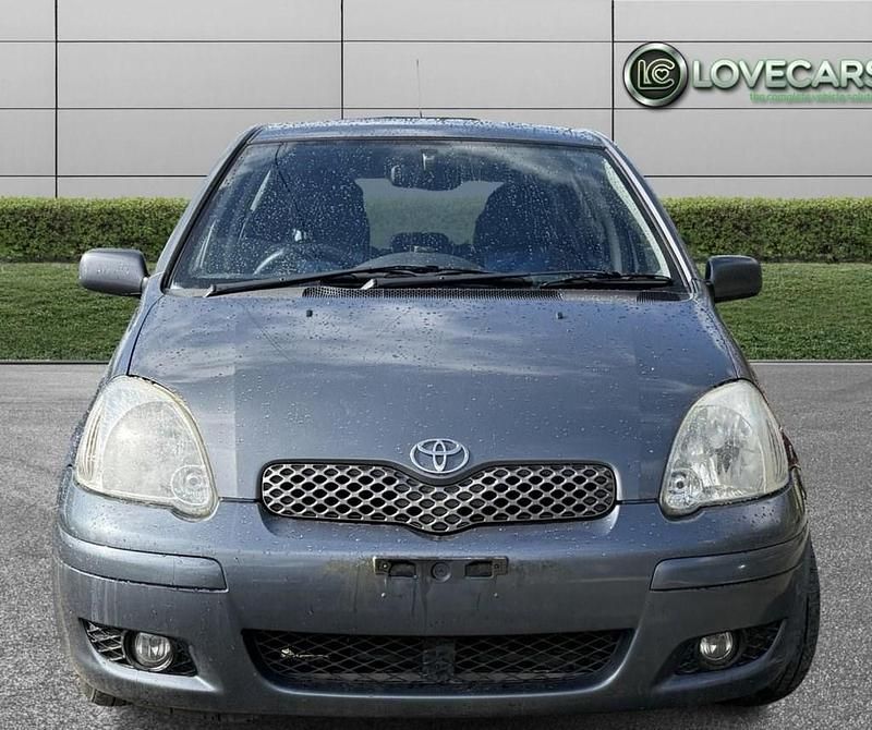Used Toyota Yaris 85 HP (62 kW) 2005 Blue Hatchback