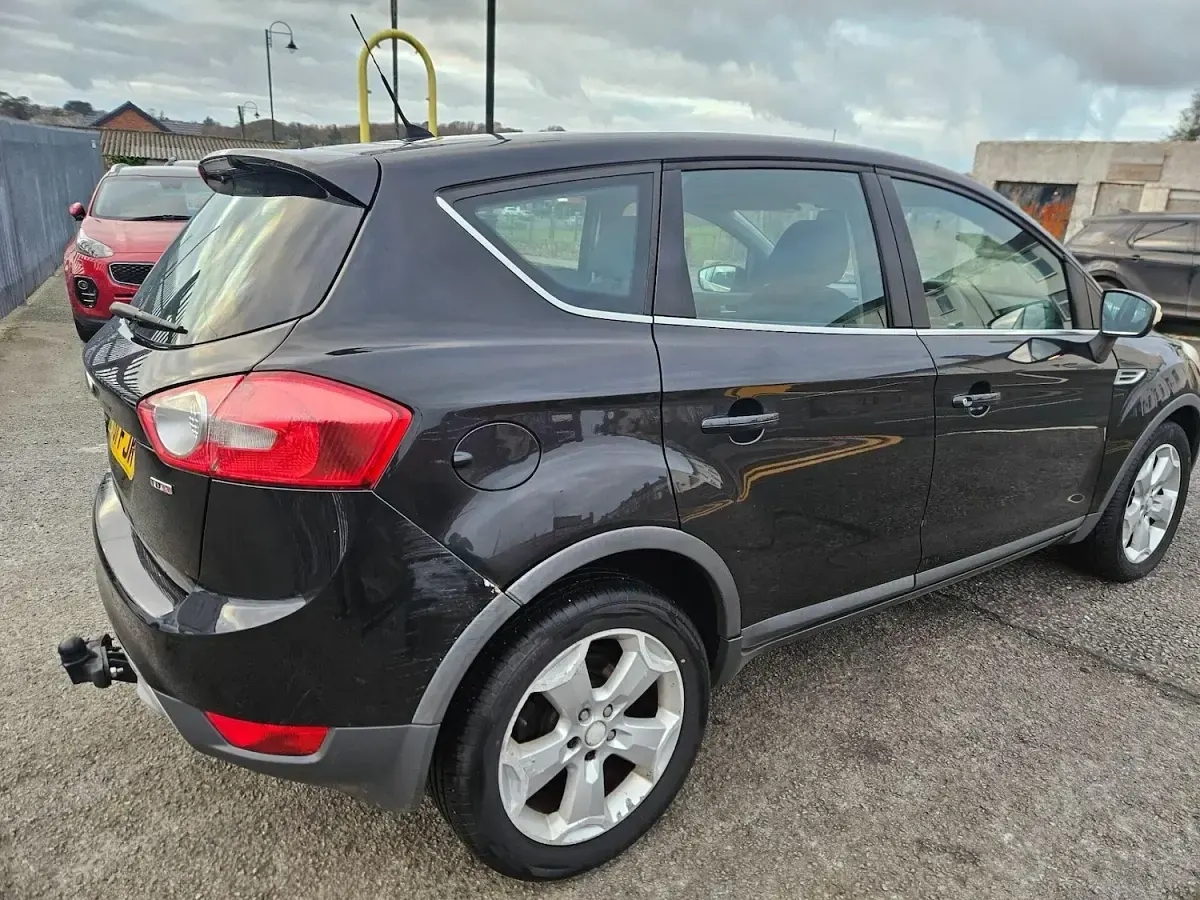 Used Ford Kuga Zetec 140 HP (102 kW) 2011 Black SUV