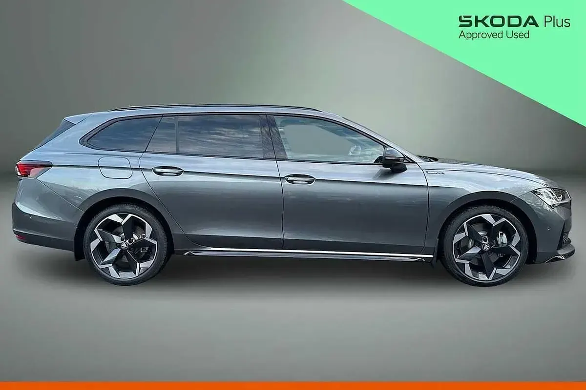 Used Skoda Superb SportLine 261 HP (191 kW) 2026 Graphite grey metallic Estate