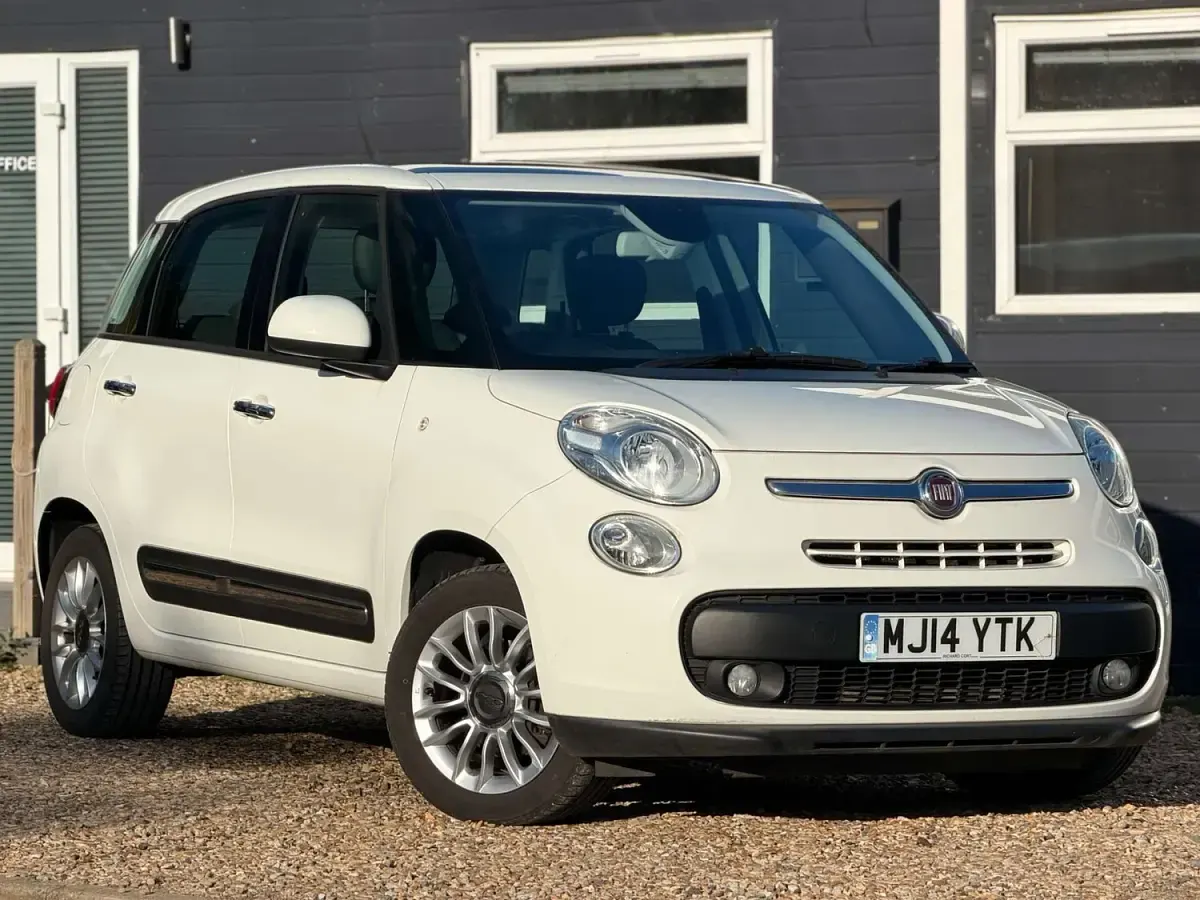 Used Fiat 500L Lounge 85 HP (62 kW) 2014 White MPV