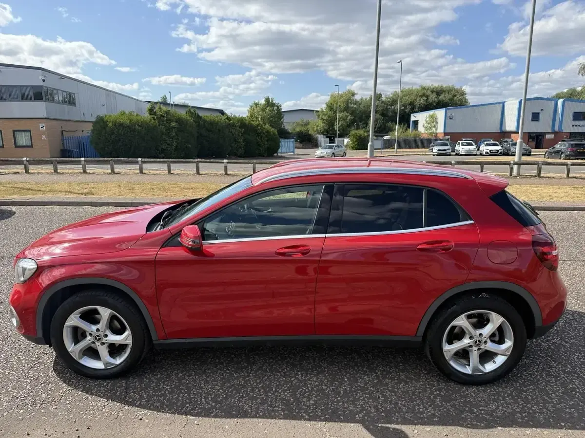 Used Mercedes GLA200 Premium 153 HP (112 kW) 2017 Red SUV