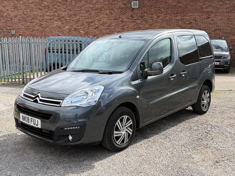 Used Citroën Berlingo Feel 100 HP (73 kW) 2018 Grey MPV
