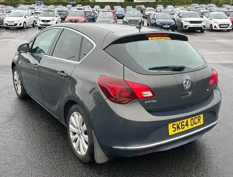 Gebraucht Vauxhall Astra Elite 115 PS (84 kW) 2014 Grau Kleinwagen