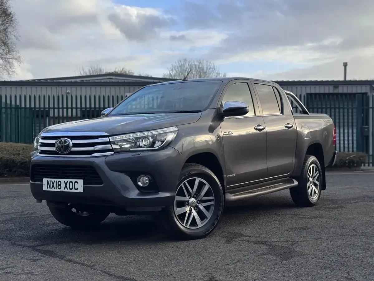 Used Toyota HiLux 150 HP (110 kW) 2018 Grey Pickup