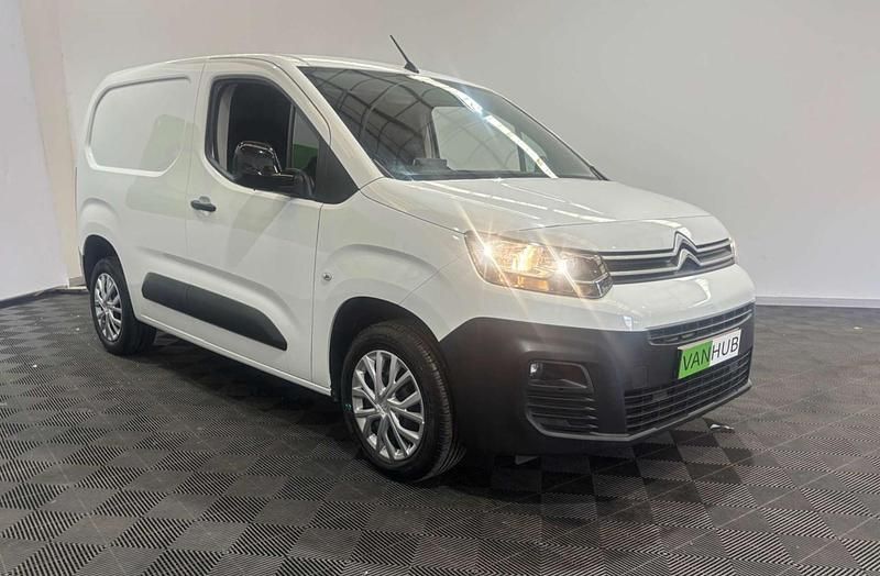 White Used 2022 Citroën Berlingo MPV | £9,495 (Good price) - Image 1/4