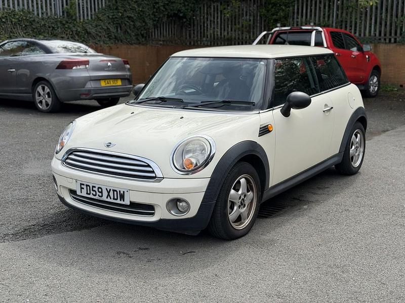 Used Mini ONE Hatch 95 HP (69 kW) 2010 White Hatchback