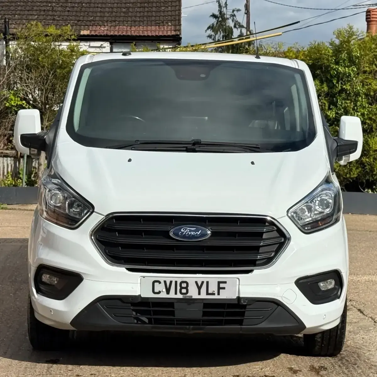Used Ford Transit Custom Limited 130 HP (95 kW) 2018 White Van