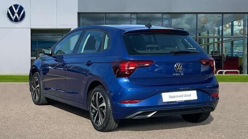 Used VW Polo Life 95 HP (69 kW) 2023 Reef blue metallic Hatchback