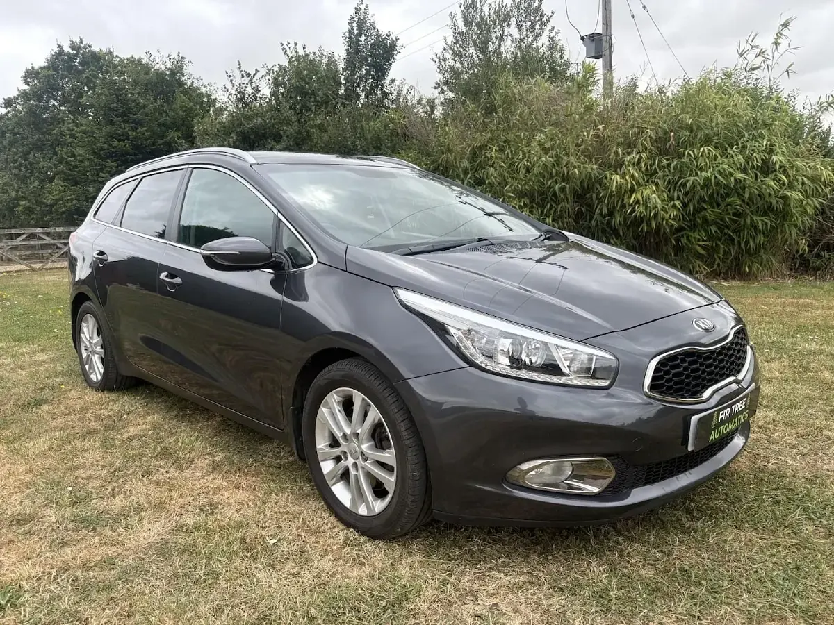 Used Kia Ceed 128 HP (94 kW) 2014 Grey Hatchback