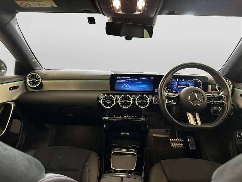 Used Mercedes CLA200 Executive 177 HP (130 kW) 2024 Black Estate