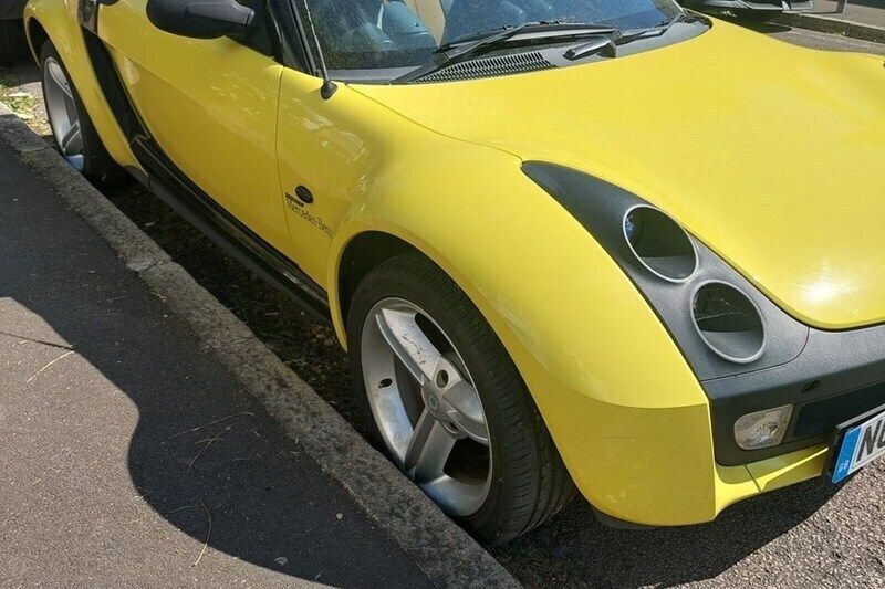 Yellow Used 2004 Smart Roadster Cabriolet | £4,950 - Image 1/1