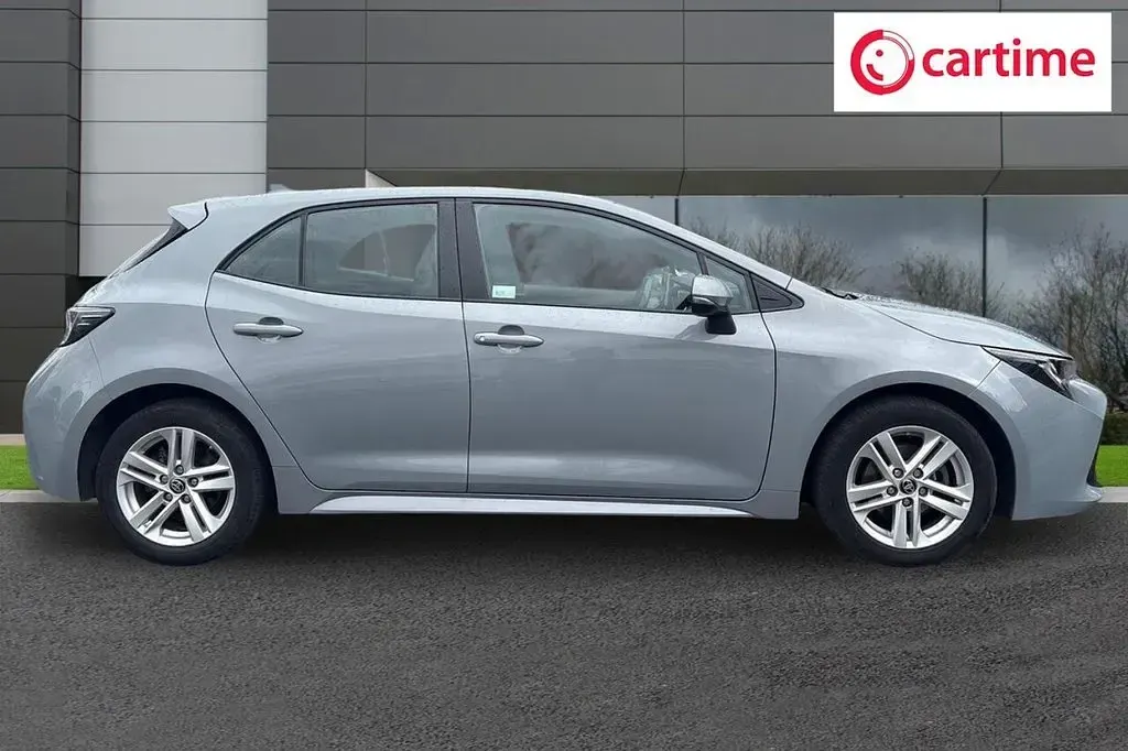 Used Toyota Corolla 140 HP (102 kW) 2023 Grey Hatchback