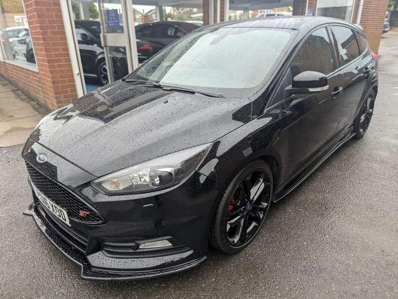 Black Used 2016 Ford Focus ST Hatchback | £7,995 (Super price) - Image 1/4