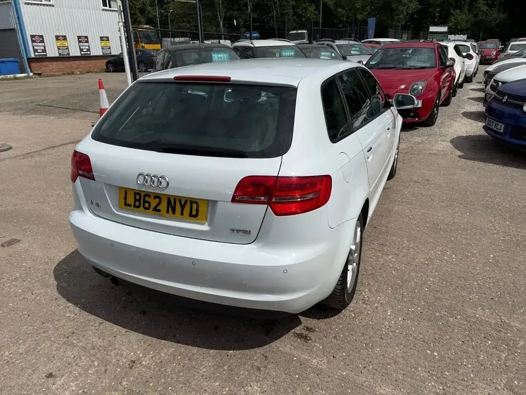 Used Audi A3 Sportback 105 HP (77 kW) 2013 White Hatchback