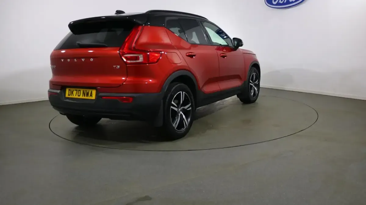 Used Volvo XC40 R-Design 163 HP (119 kW) 2020 Red SUV